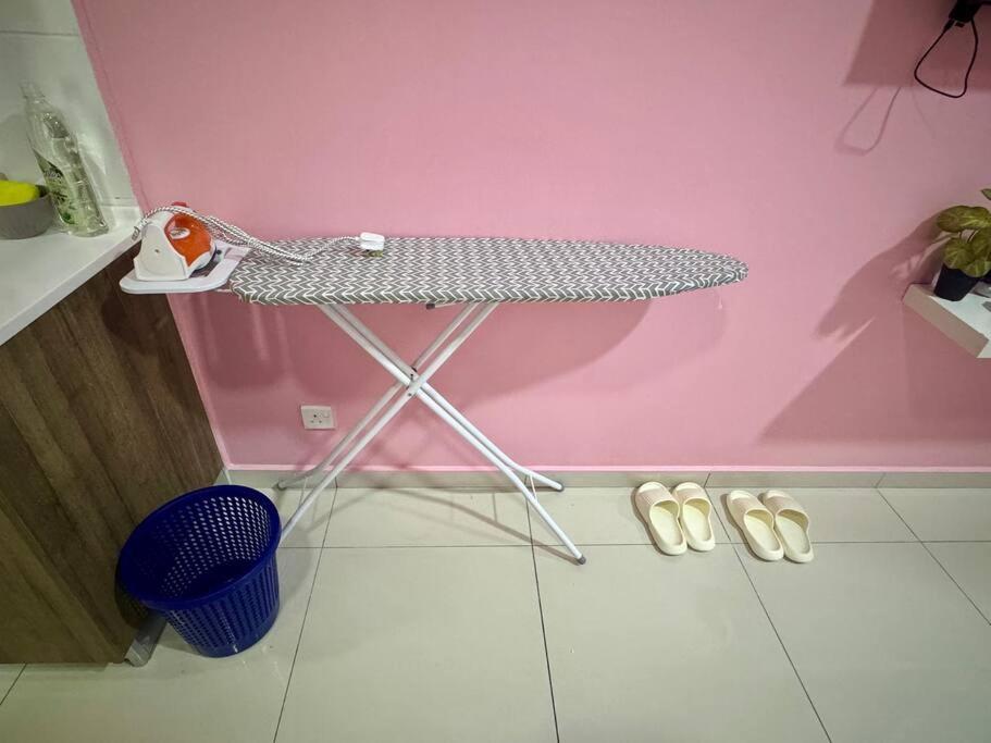 Hello Kitty Homestay - Cameron Highlands - Spacious Studio - Perfect For Families - Sleeps 4 And Baby Tanah Rata Exterior photo